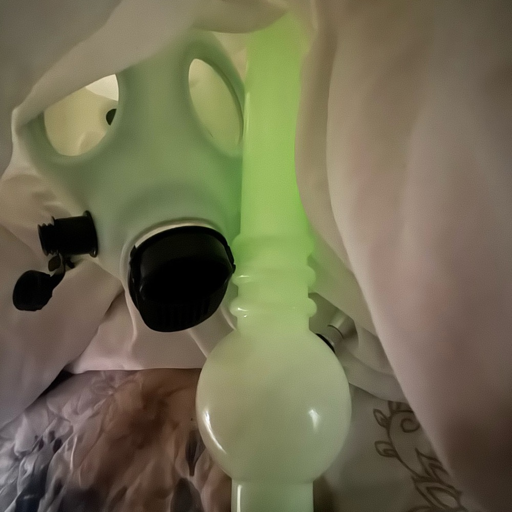 Glow Gas Mask Acrylic Water Pipe